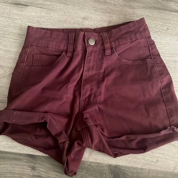 Harlow red shorts - Picture 1 of 2